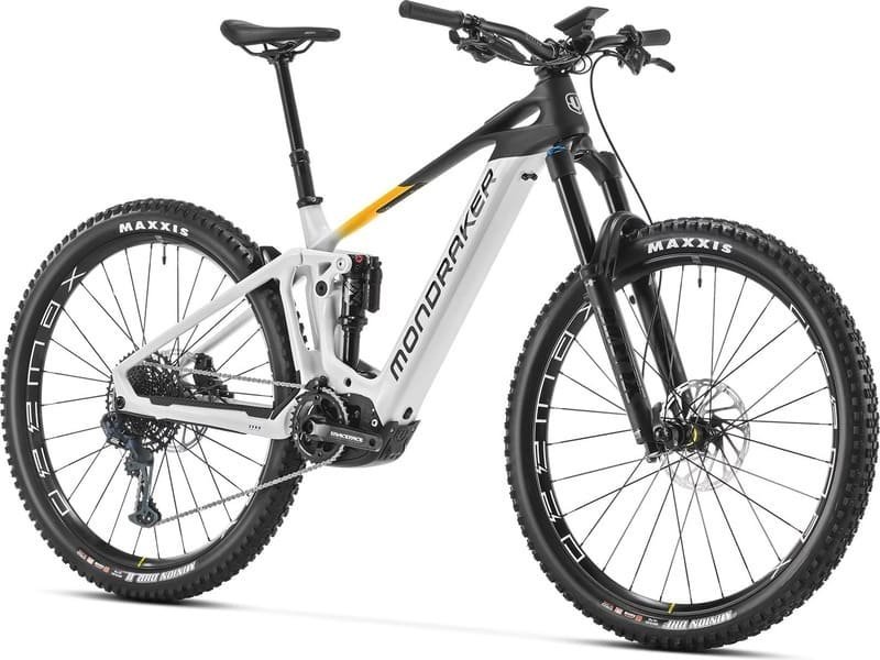 Mondraker-Crafty-Carbon-R-1_11zon.jpg
